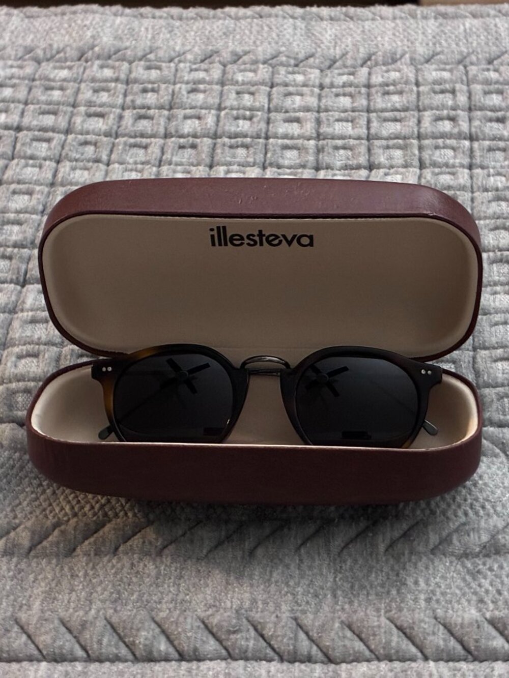 Illesteva Women's Portofino Mirrored Round Sunglasses, 48mm